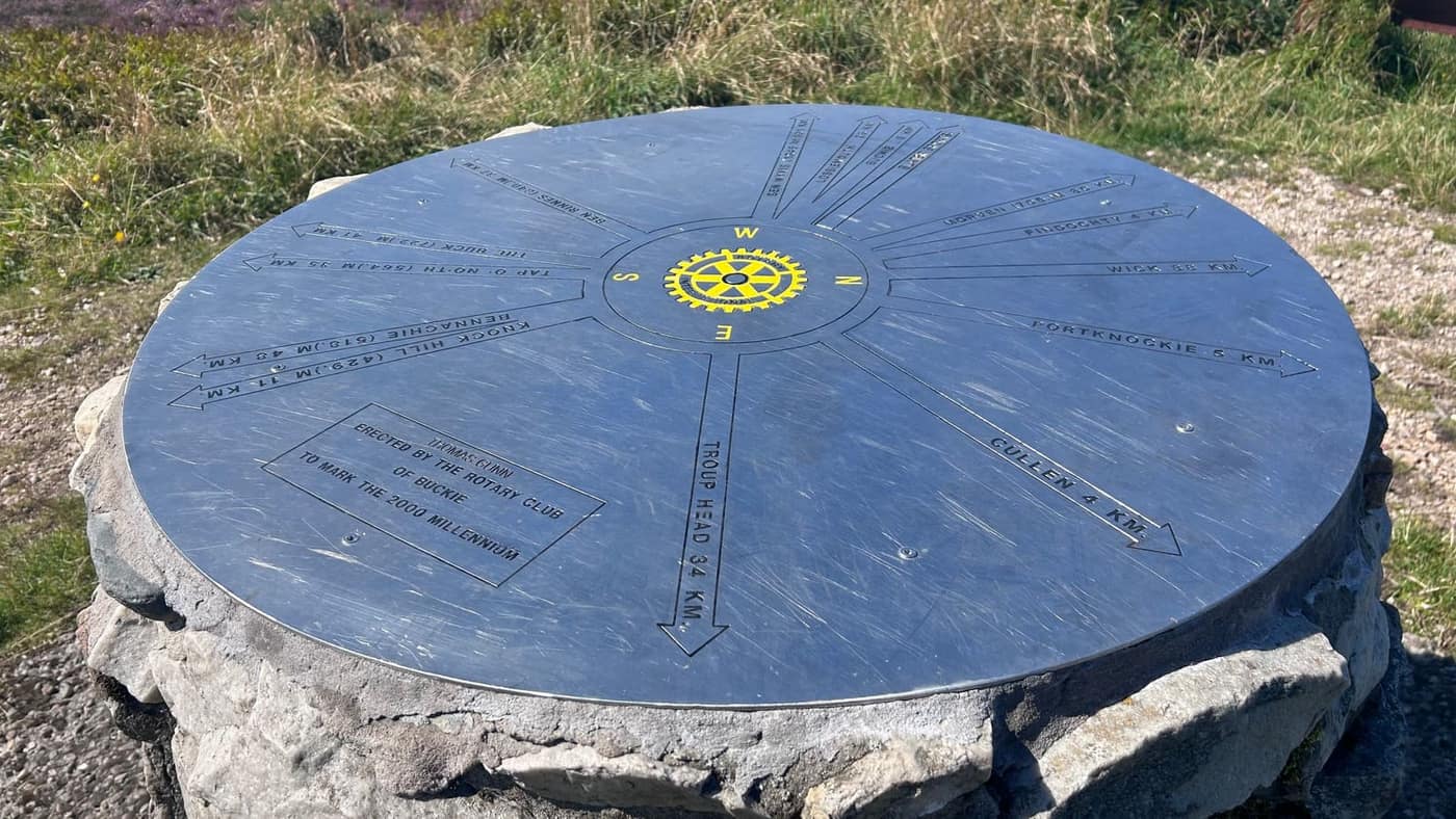 The toposcope face — arrows and distances to hills and towns around the
Moray Firth